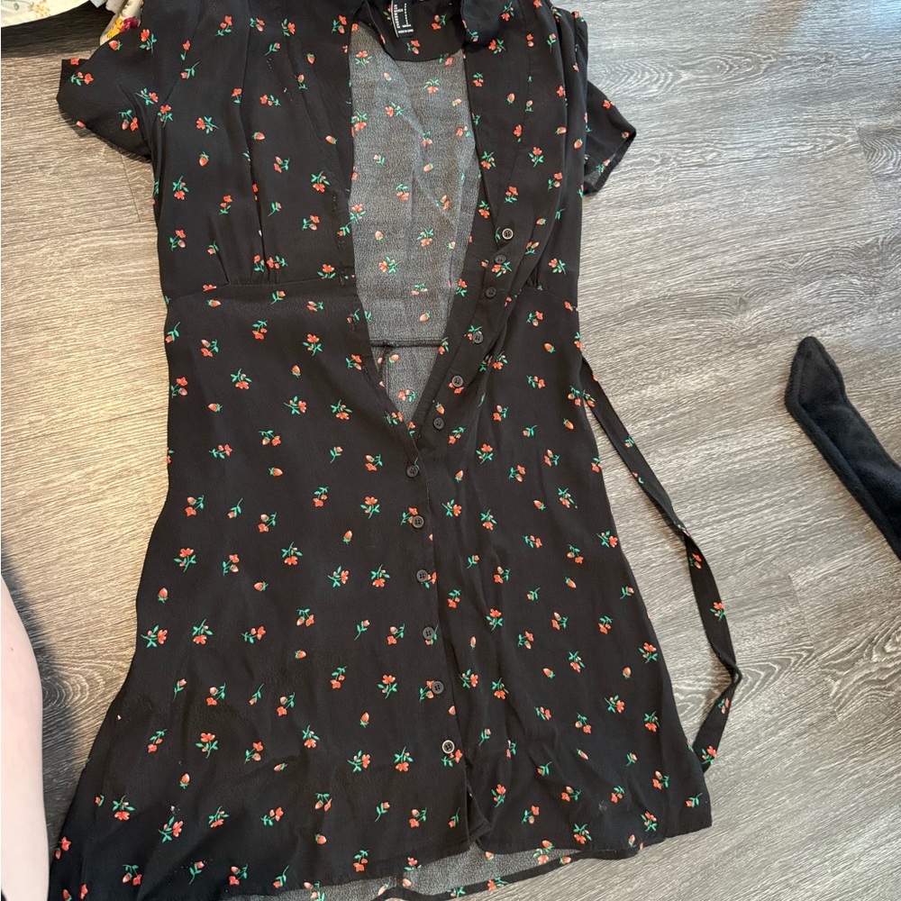 Forever 21 Black Floral Mini Dress